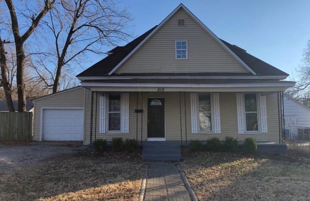 619 E 8th St - 619 East 8th Street, Newton, KS 67114