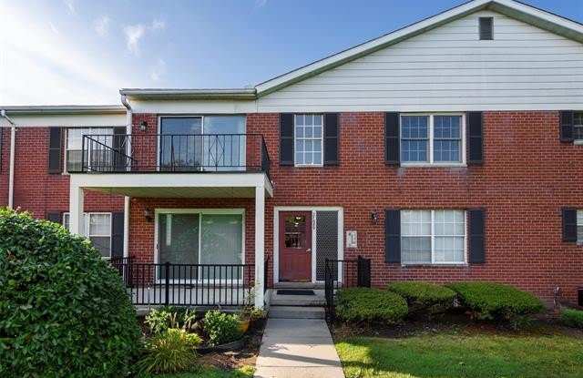 27689 W Echo Valley