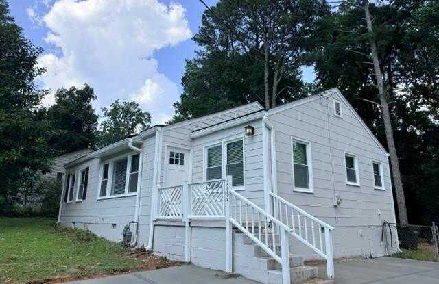 2005 Benson Avenue SE