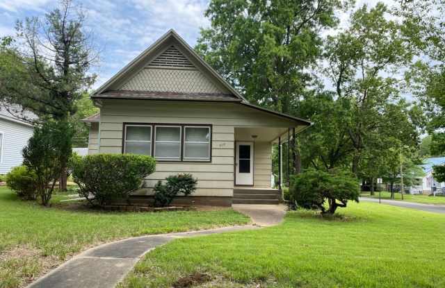 121 W Jefferson