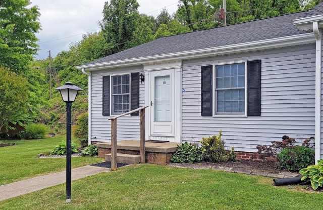 952 Beverly Drive, Unit #10