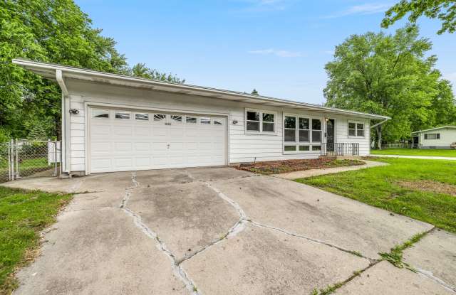 1045 Rogers Lane