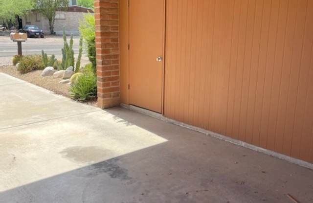 1217 North Dodge Boulevard