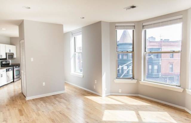 3266 N Clark