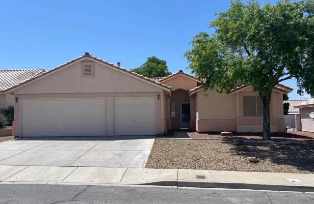 Photo of Single Story Home In The Heart of Henderson-Make it yours!