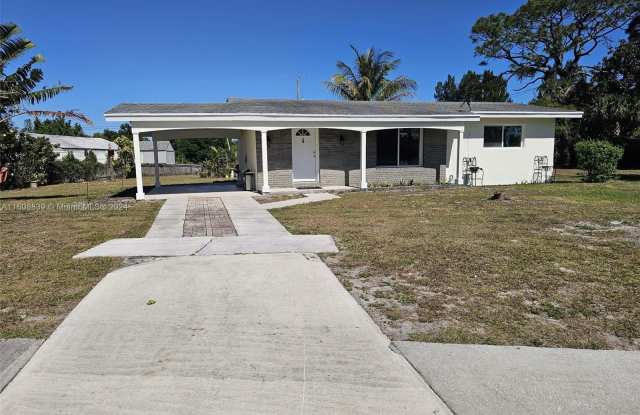 426 Riomar Dr