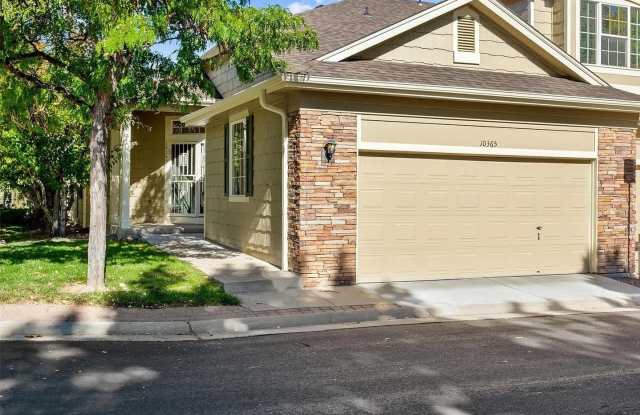 Beautiful Townhome in Ken Caryl – Available Now!