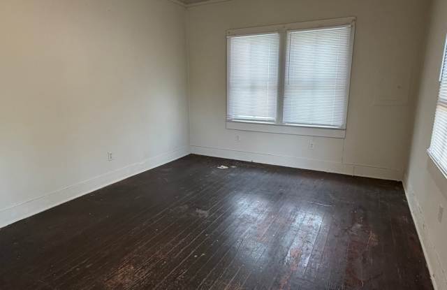 1 Bed, 1 Bath Home Available in Lafayette!