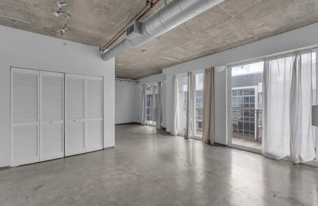 455 Northeast 25th Street