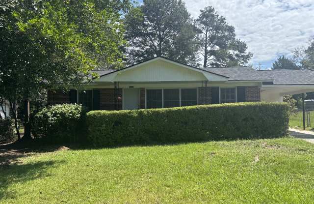 4322 Fairfax Drive