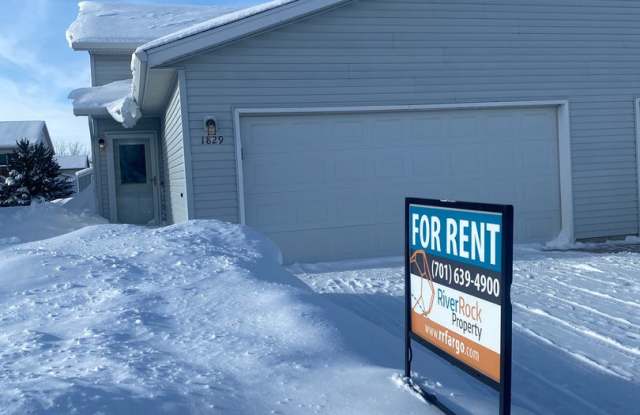 TWIN HOME AVAILABLE FOR RENT - 3 Bed, 2 Bath