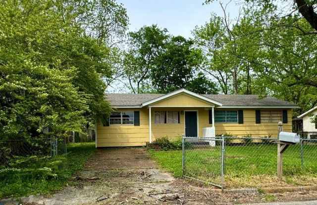 3508 Spruce Avenue Southwest