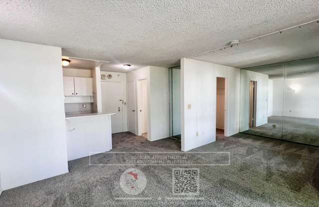 Studio at Watergate with a large balcony and courtyard view Include Water/Garbage/Parking! - 5 Admiral Drive, Emeryville, CA 94608