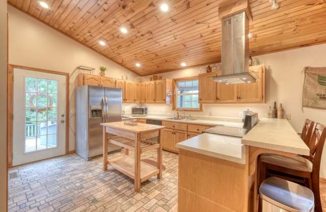 586 Sun Valley Drive