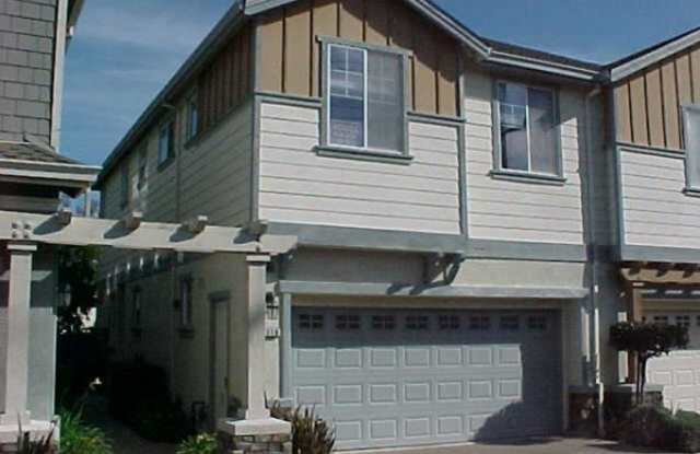 6119 Moore Pl