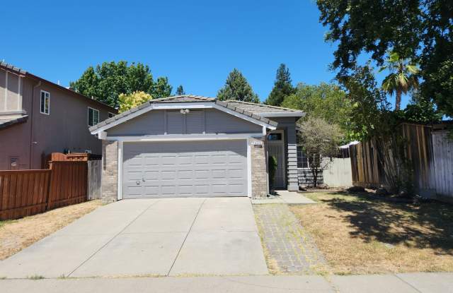 5205 Lodestar Way - Elk Grove 95758
