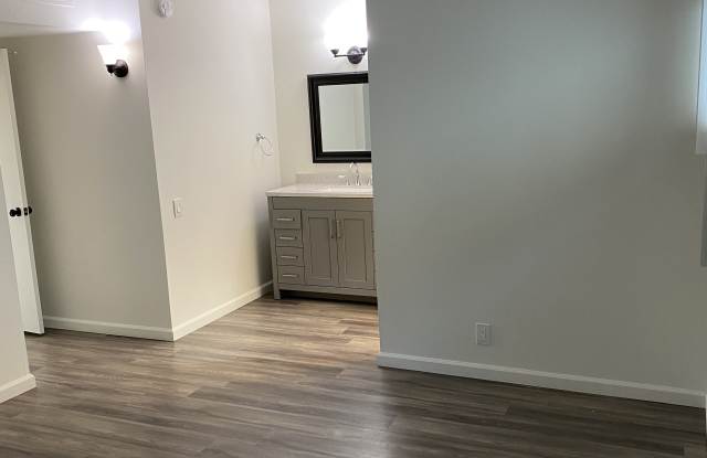 Photo of 1014 West Huntington Drive