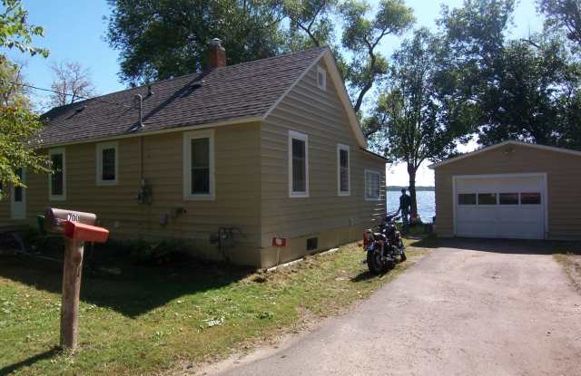 3 Bedroom Lake Front Home