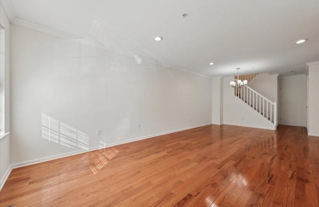 Beautiful 2BR/2.5BA Townhome in Byers Station with Finished Basement  Community Amenities