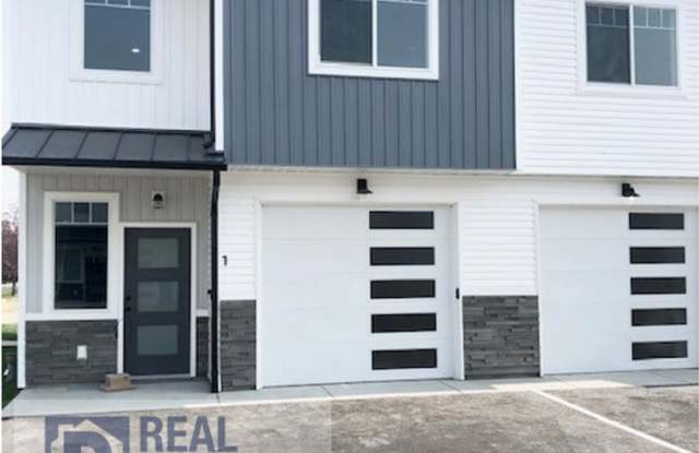 189 Park Lawn #1