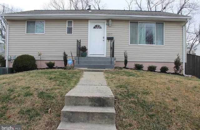 Photo of 2317 ROSLYN Avenue