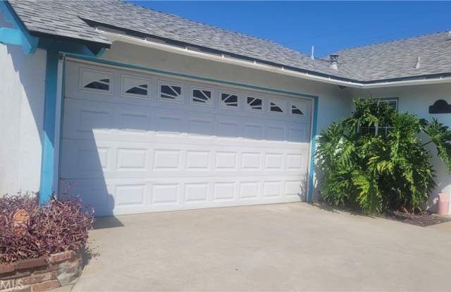 1926 S Shadydale Avenue