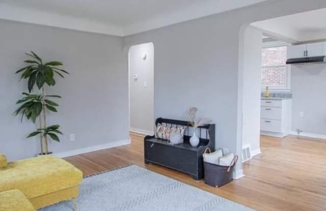 20912 Universal Avenue