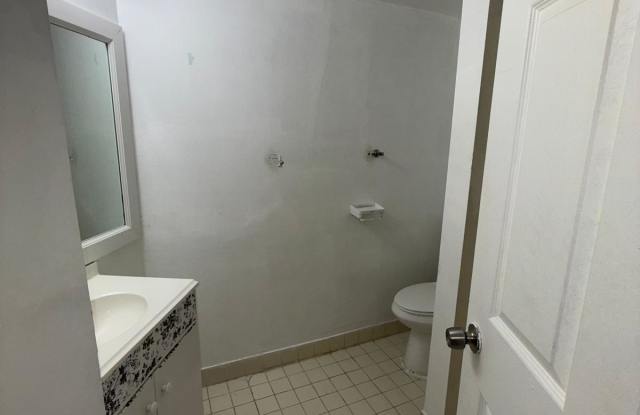 6995 nw 186 ST #E104