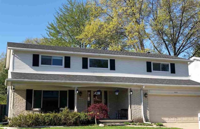 1229 Blairmoor Ct - 1229 Blairmoor Court, Grosse Pointe Woods, MI 48236