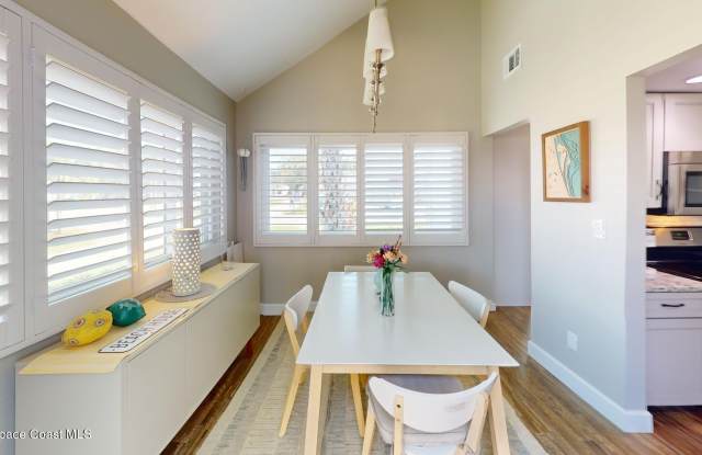 525 Seaport Boulevard