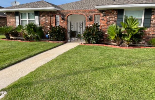 7353 Strathmore Dr - 7353 Strathmore Drive, New Orleans, LA 70128