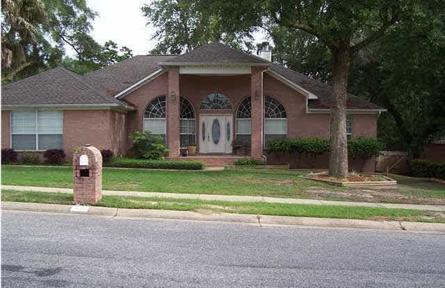 1547 HUNTERS CREEK DR - 1547 Hunters Creek Drive, Escambia County, FL 32533