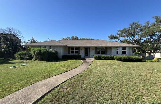 504 SAGECREST DR