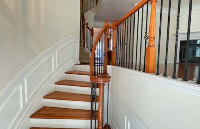 2821 Mount Wilkinson Pkwy SE