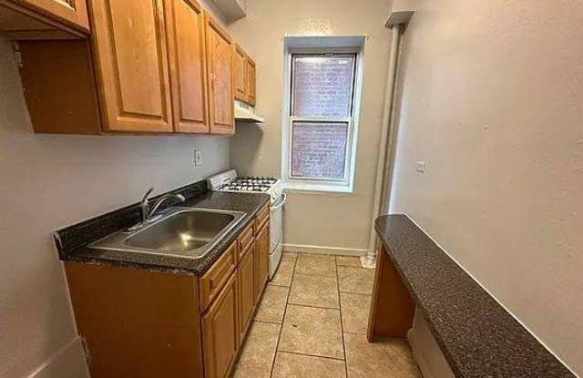 Photo of 1279 Morris Avenue