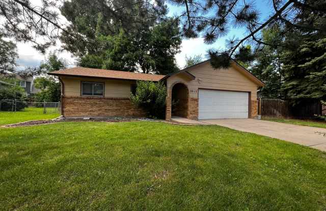 3 Bedroom 2 Bathroom Ranch Style Home!