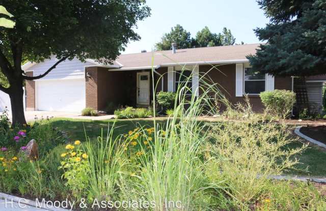 2215 e creek rd #b