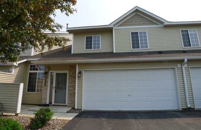 2244 Quarry Ln - 2244 Quarry Lane, Shakopee, MN 55379