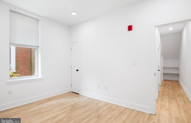 1949 N 32ND Street unit: 1