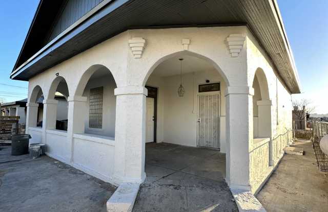 619 ROSEWOOD Street
