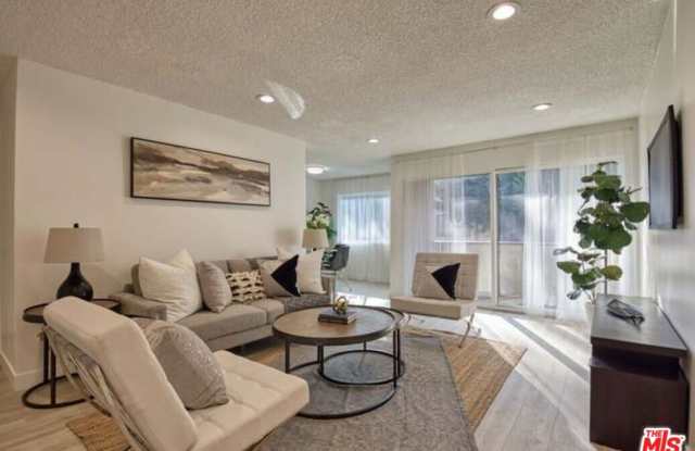 855 Victor Ave