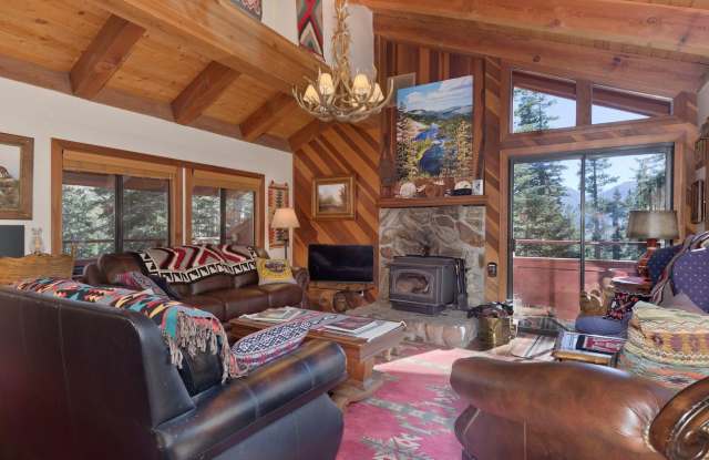 ❄️ 91 St. Moritz Rd | Mammoth Lakes, CA 93546