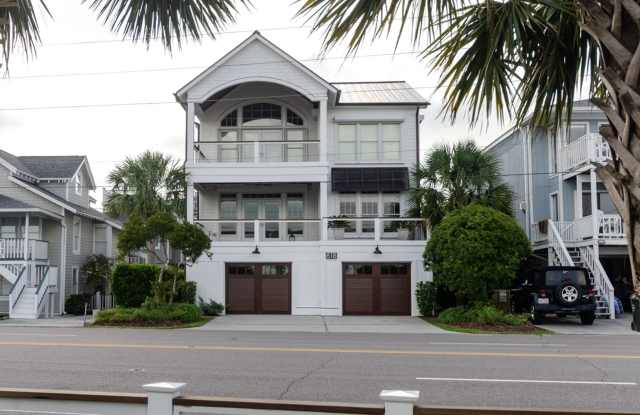 618 Waynick Boulevard, Unit A (Lower Unit)