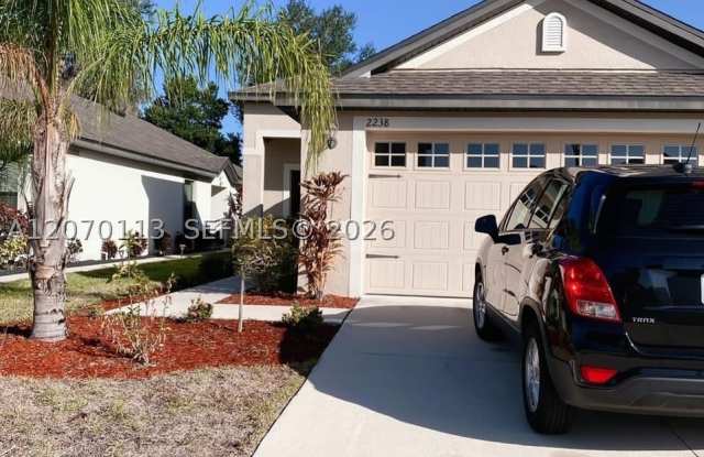 2238 S Caspian Dr