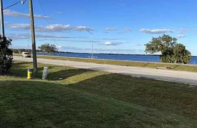 Photo of 325 U.s. Hwy 27 S