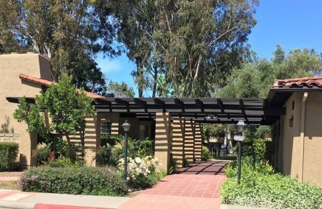 117 W Avenida De Los Arboles