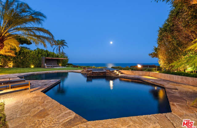 Photo of 29020 Cliffside Dr