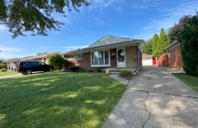 24565 Ridgecroft Ave - 24565 Ridgecroft Avenue, Eastpointe, MI 48021