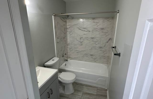 2413 Greenmount Ave Unit 3