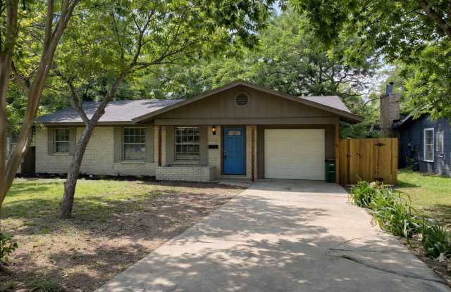 Charming ranch style home in North Austin!